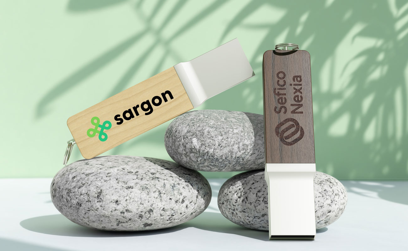 Carve - USB Stick Holz Gravur gallery thumbnail