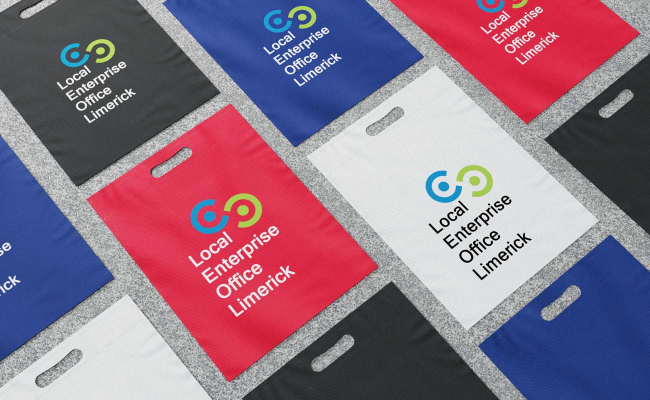 Compact - Bedruckte gestanzte Einkaufstaschen gallery thumbnail